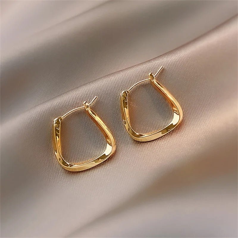 Micara - Shimmer Arch - Ohrringe - Ohrringe - Gold - Müller Mode